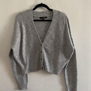 🎲SOLD🎲 NWOT Dropped Shoulder Cropped Buttoned Sweater